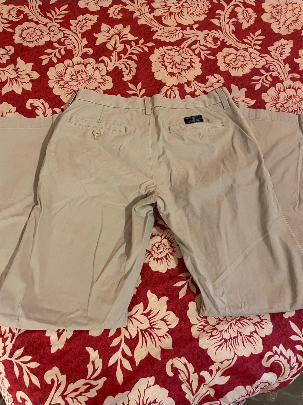 Banana Republic Men’s Beige Chino Pants
